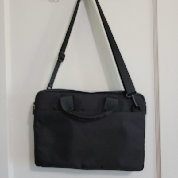 Laptop carrier - Picture 2 of 6